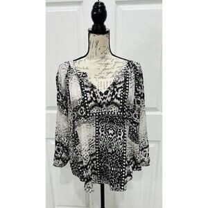 KYLA SEO Black White Flowy V-Neck Relaxed Top Keyhole Back Top Size Large